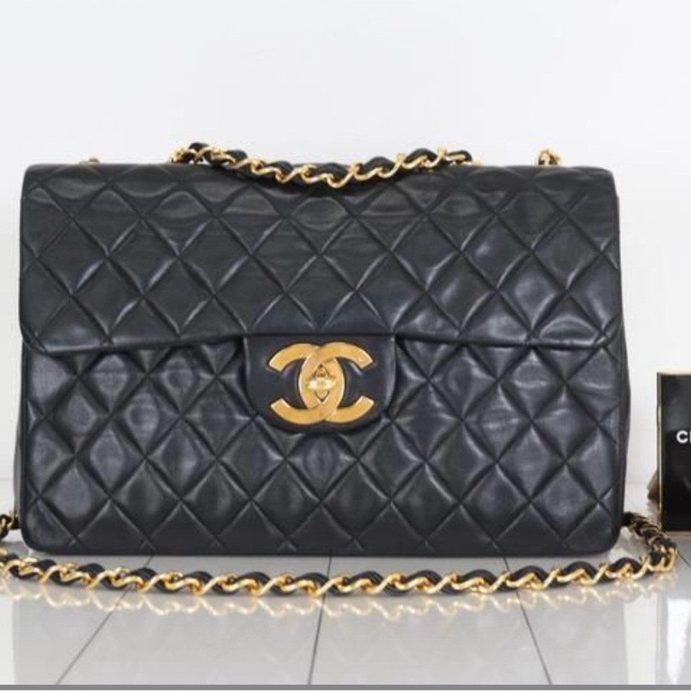 SOLD‼️Vintage Chanel Single Flap lambskin maxi gold plated hardware